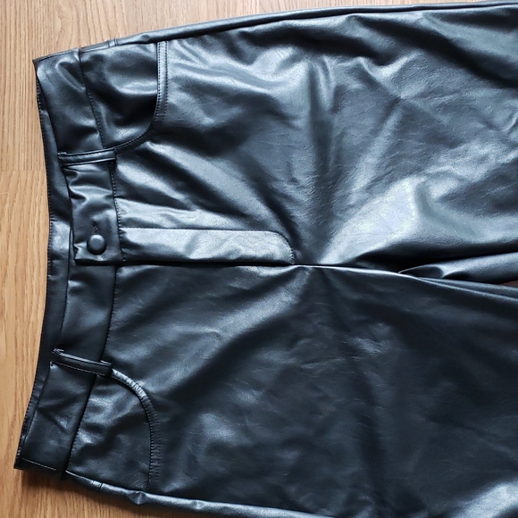 Black Faux Leather Bootcut Pants Womens Petite Large Size 29" Waist X 28" Inseam - Picture 1 of 12